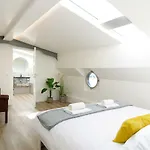 Pensionat Eco Houseboat 4*