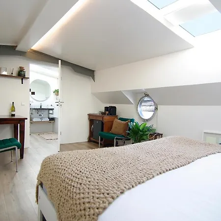 Eco Houseboat *