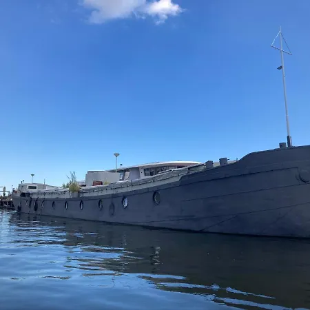 Eco Houseboat Amsterdam