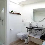 بيت ضيافة Eco Houseboat