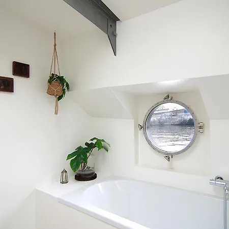 Eco Houseboat בית הארחה אמסטרדם