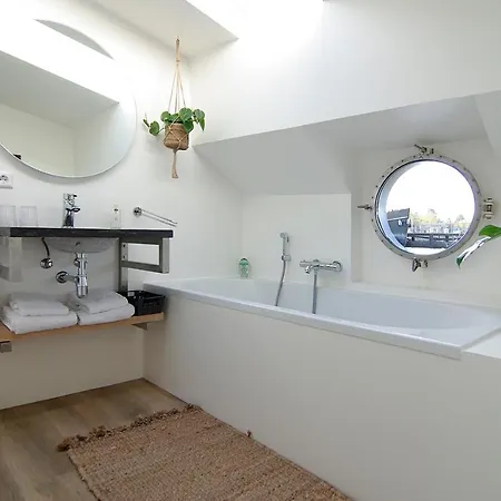 בית הארחה Eco Houseboat אמסטרדם