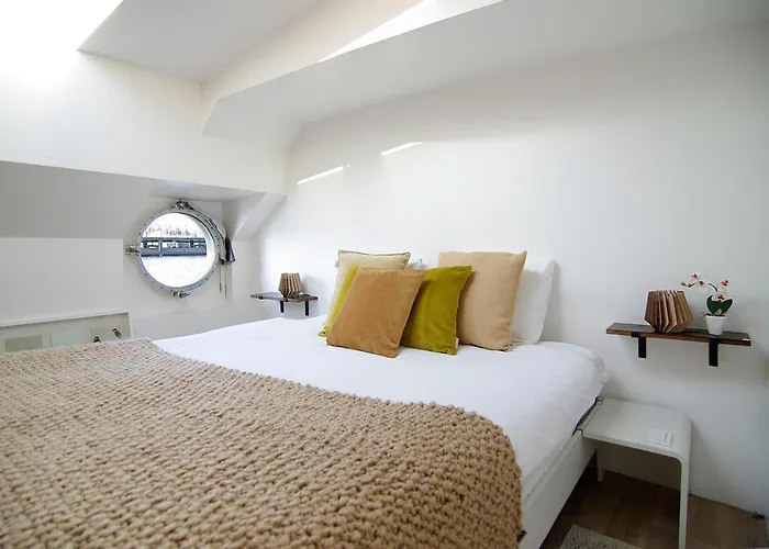 Eco Houseboat Amsterdam
