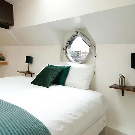 Eco Houseboat 4* Amsterdam